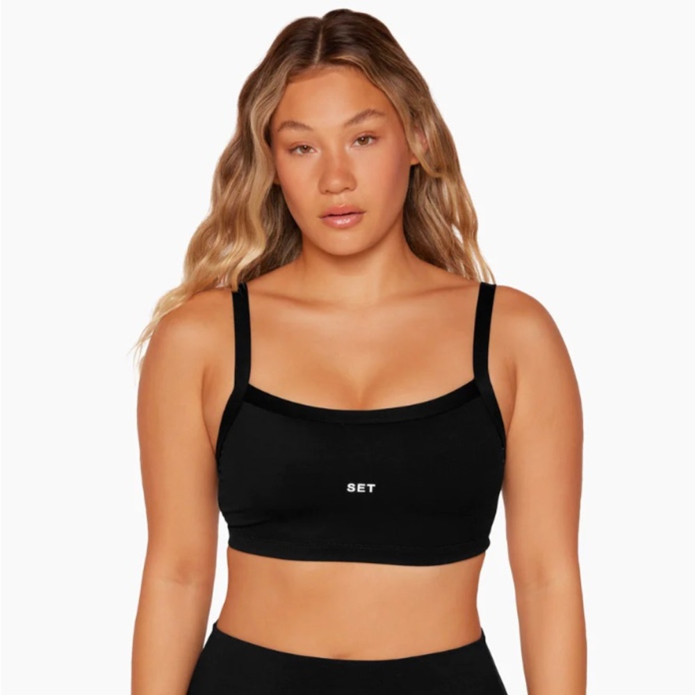 Set Active: Sportbody Scoop Bra
